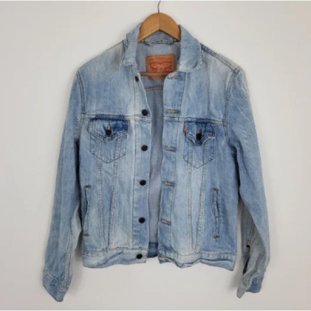 Levi's Light Blue Denim Jacket with Chest Pockets